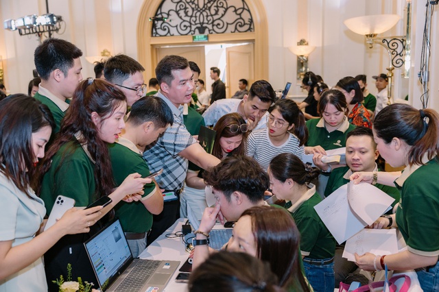 Bùng nổ sự kiện ráp căn Khu Mặt Trời Vinhomes Golden City - Ảnh 1.